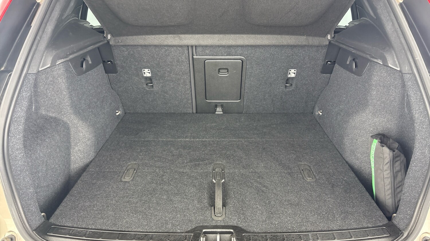 Used Volvo XC40 2022 for sale - 77603217: Photo 17