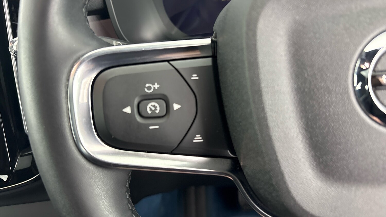 Used Volvo XC40 2022 for sale - 77603217: Photo 24