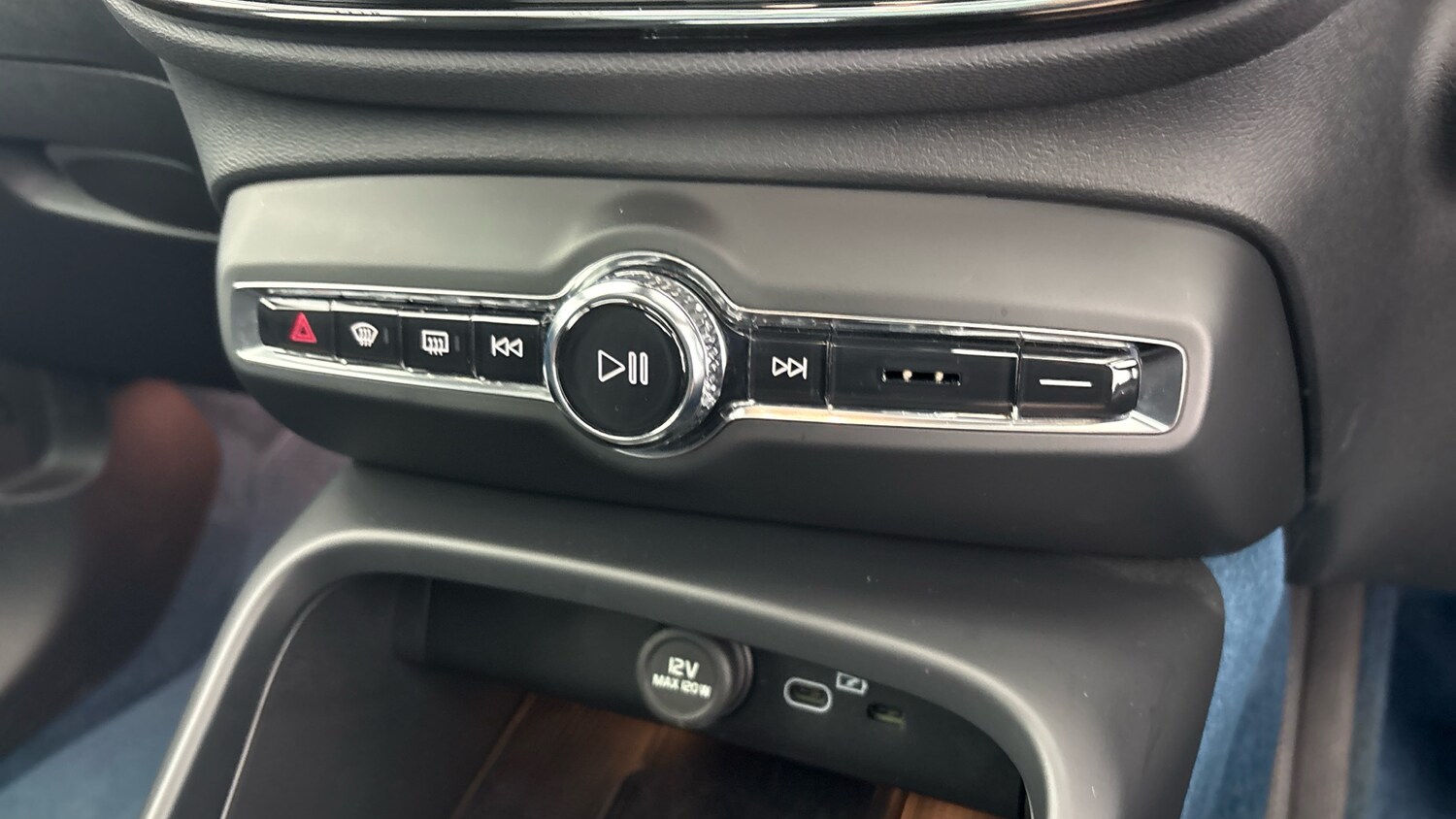 Used Volvo XC40 2022 for sale - 77603217: Photo 27