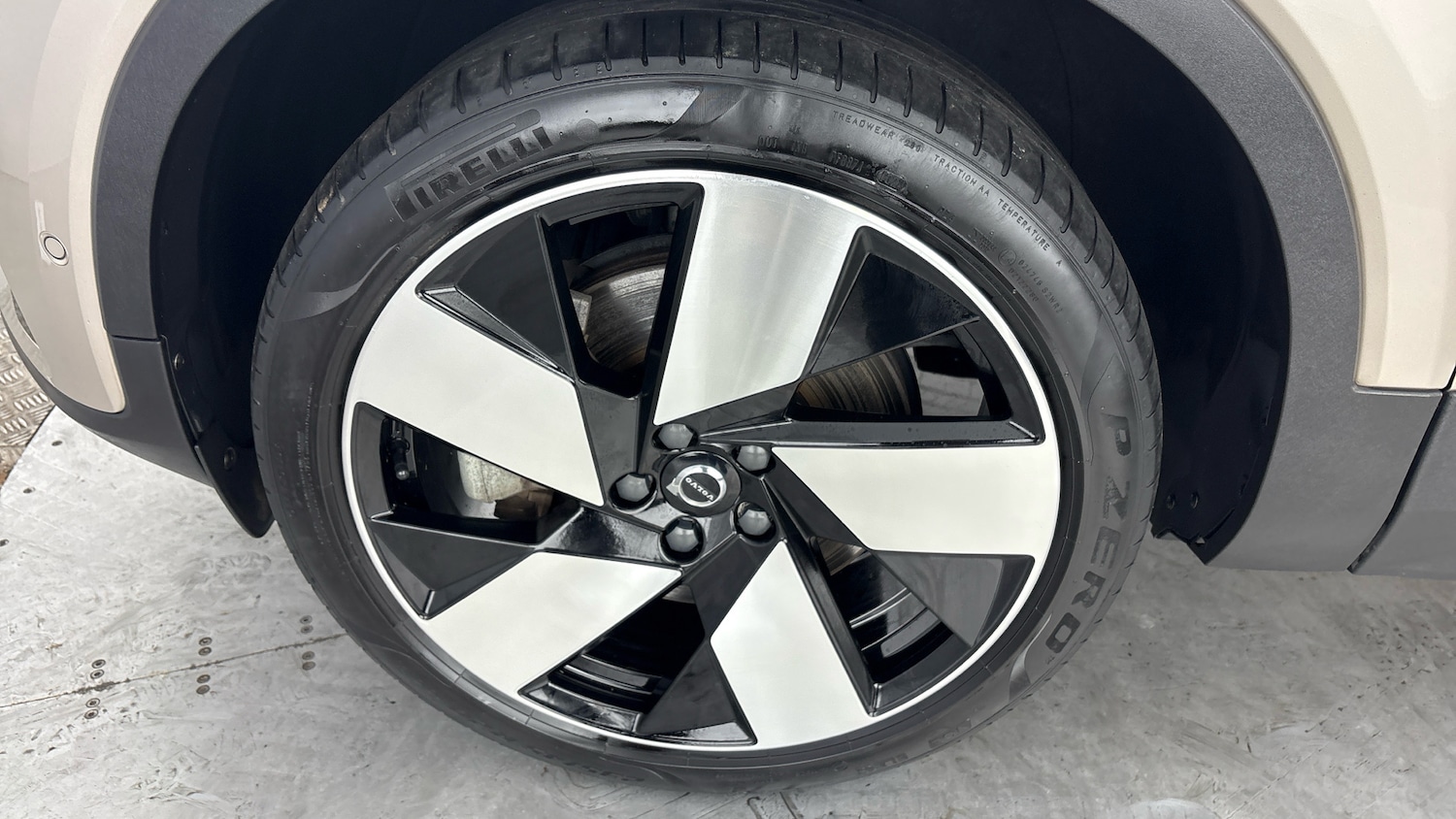 Used Volvo XC40 2022 for sale - 77603217: Photo 41