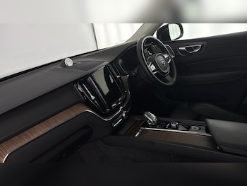 Used Volvo XC60 2022 for sale - 77653221: Photo