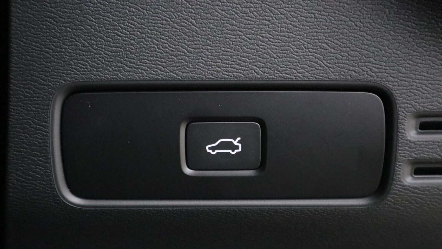 Used Volvo XC40 2024 for sale - 77789712: Photo 28