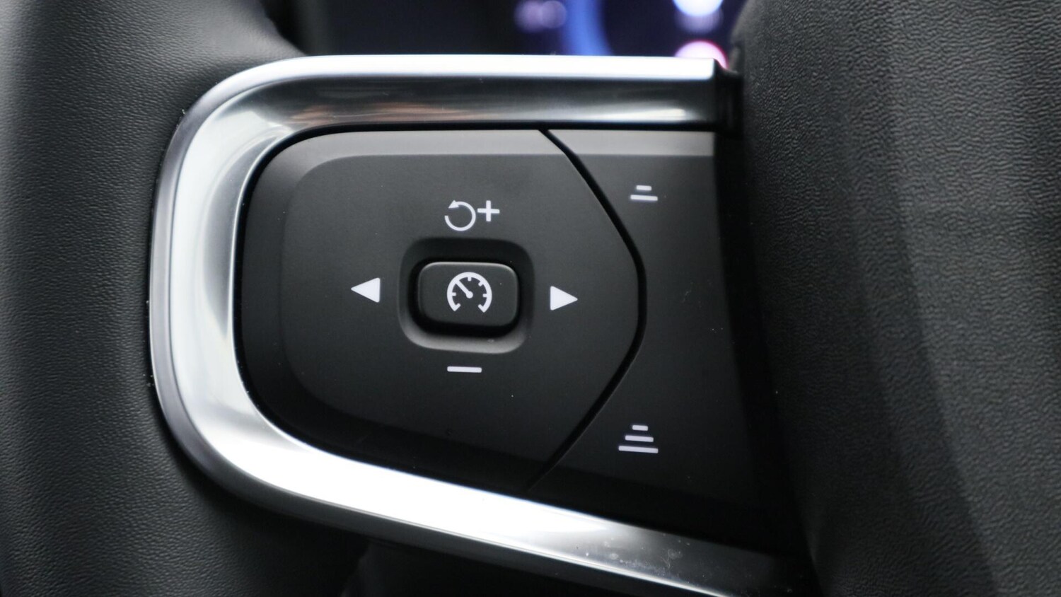 Used Volvo XC40 2024 for sale - 77789712: Photo 29