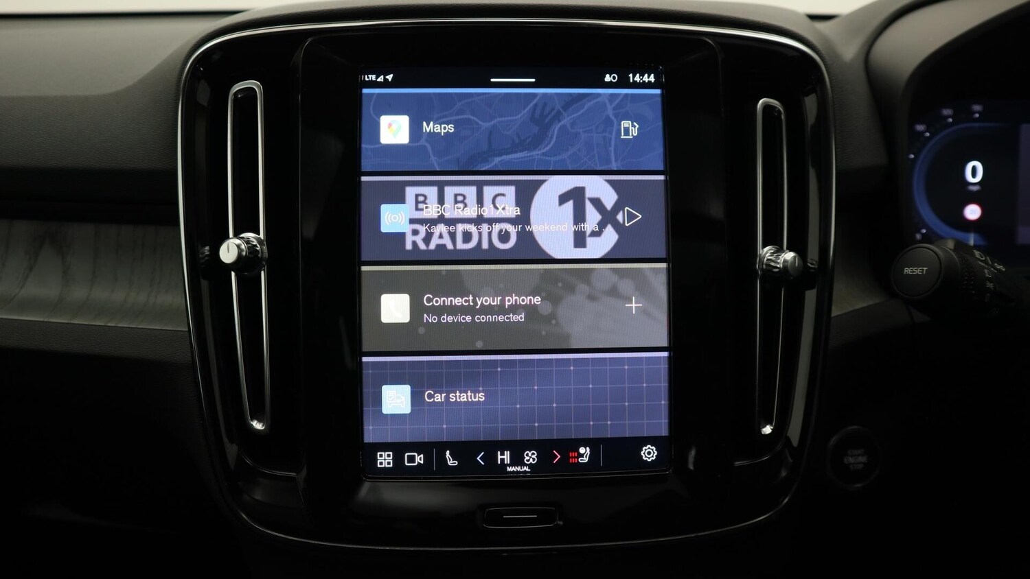 Used Volvo XC40 2024 for sale - 77789712: Photo 32