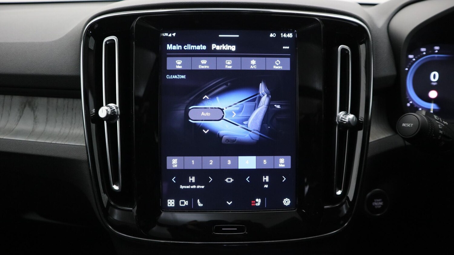 Used Volvo XC40 2024 for sale - 77789712: Photo 37