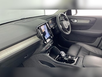 Used Volvo XC40 2023 for sale - 75529562: Photo