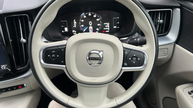 Used Volvo XC60 2017 for sale - 76580778: Photo 12