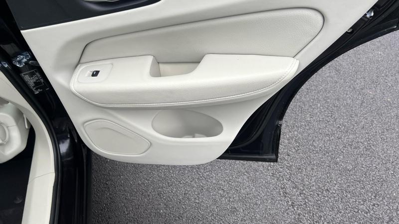 Used Volvo XC60 2017 for sale - 76580778: Photo 30