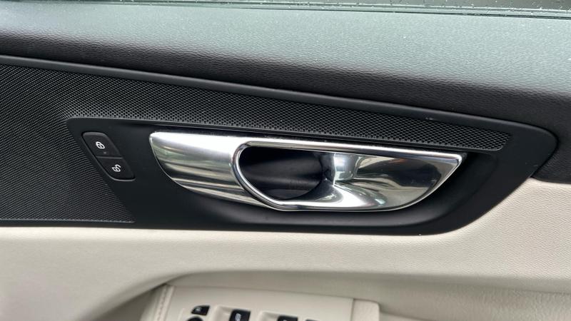 Used Volvo XC60 2017 for sale - 76580778: Photo 33