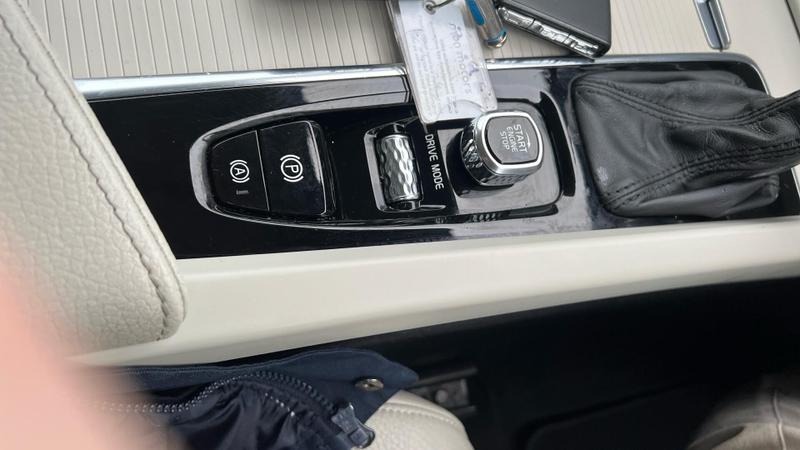 Used Volvo XC60 2017 for sale - 76580778: Photo 41