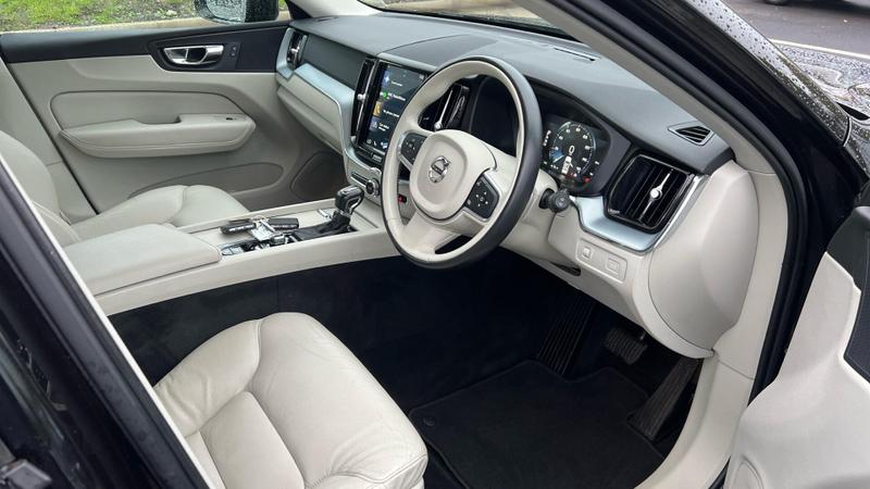 Used Volvo XC60 2017 for sale - 76580778: Photo 6