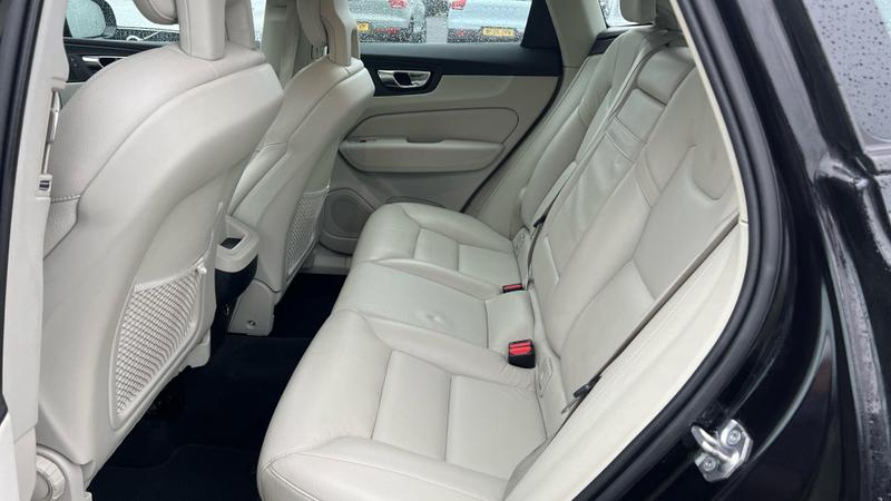 Used Volvo XC60 2017 for sale - 76580778: Photo 9