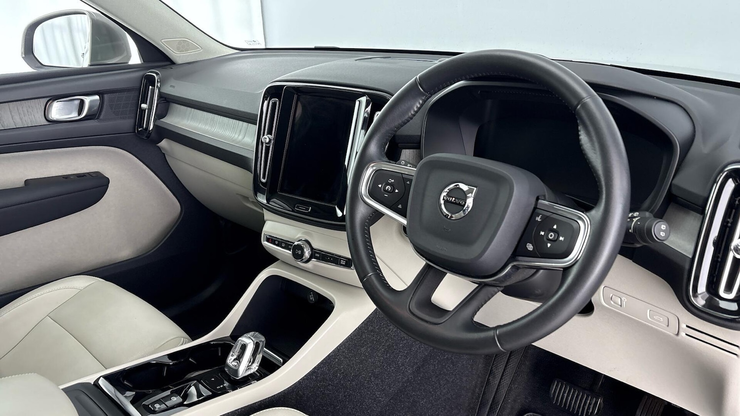 Used Volvo XC40 2021 for sale - 77515823: Photo 6