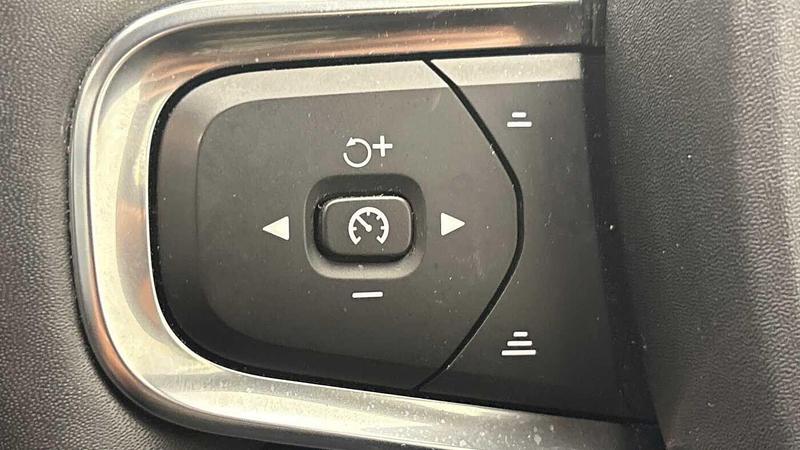 Used Volvo XC40 2022 for sale - 77367649: Photo 31