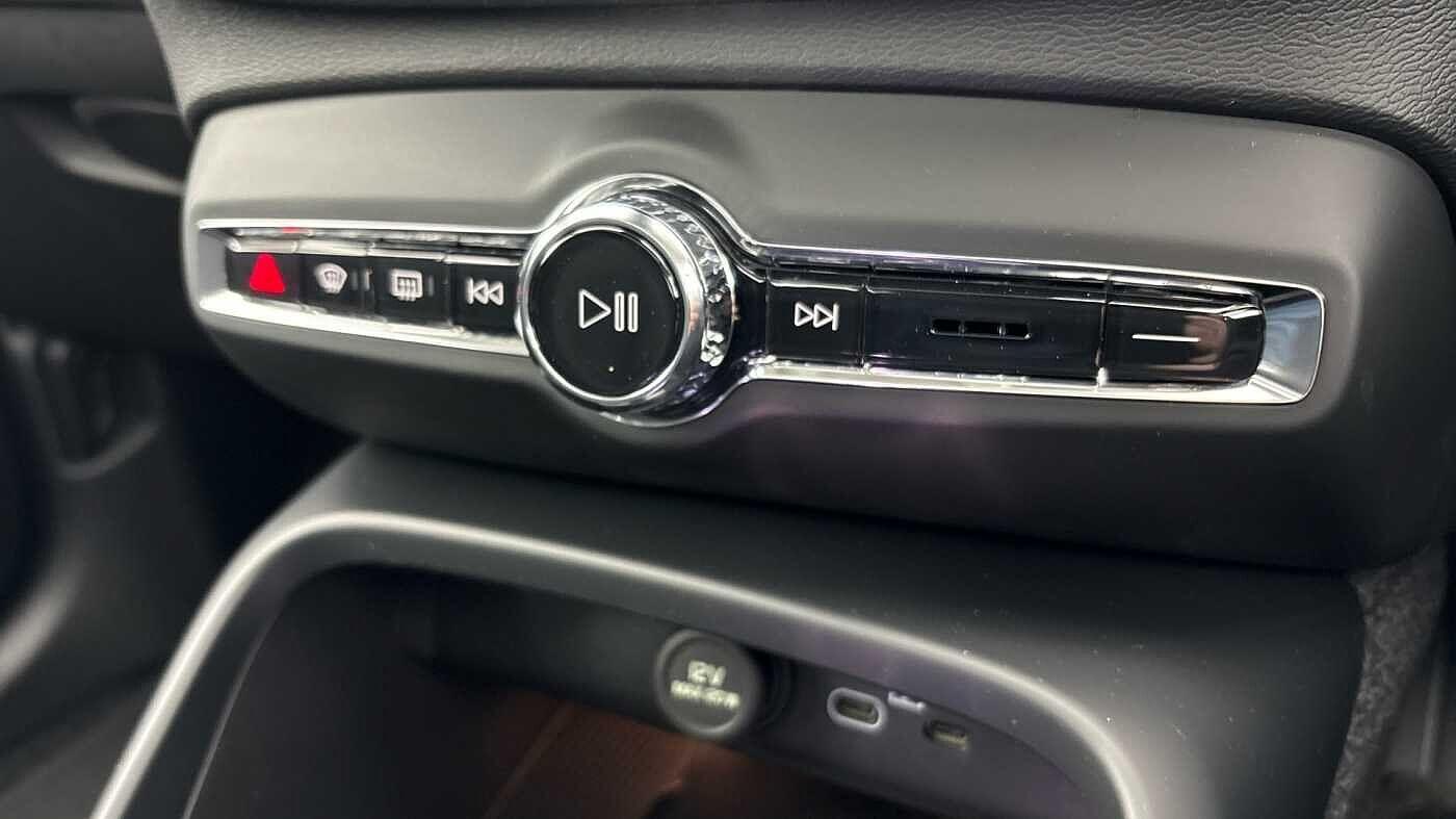 Used Volvo XC40 2026 for sale - 77791232: Photo 25