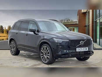 2025 - Ultra T8 AWD Plug-in hybrid Electric/Petrol Dark 7 Seats Automatic 5-Door