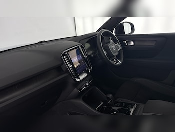 Used Volvo XC40 2022 for sale - 77653229: Photo