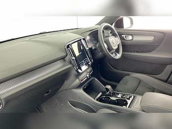 Used Volvo XC40 2025 for sale - 76008544: Photo