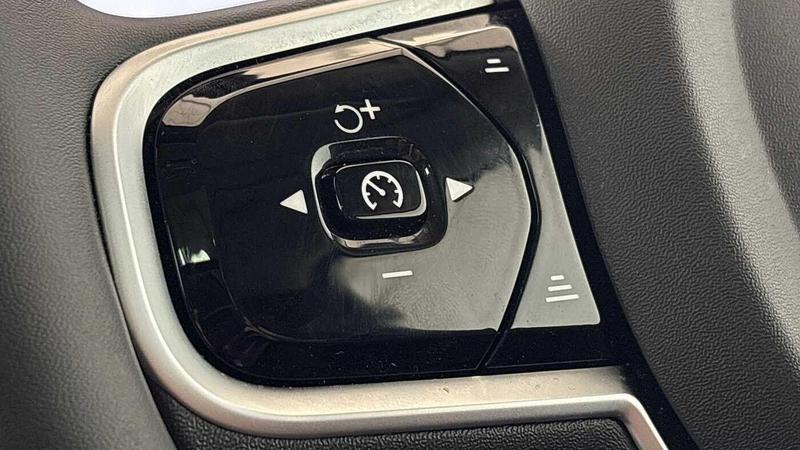 Used Volvo XC60 2025 for sale - 76355655: Photo 31