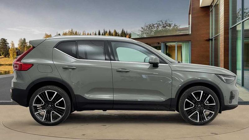 Used Volvo XC40 2025 for sale - 76452740: Photo 2