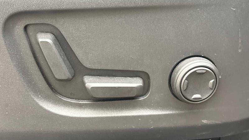 Used Volvo XC40 2025 for sale - 76452740: Photo 28