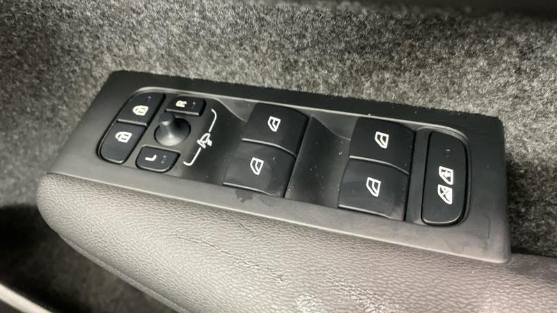 Used Volvo XC40 2025 for sale - 76056096: Photo 13