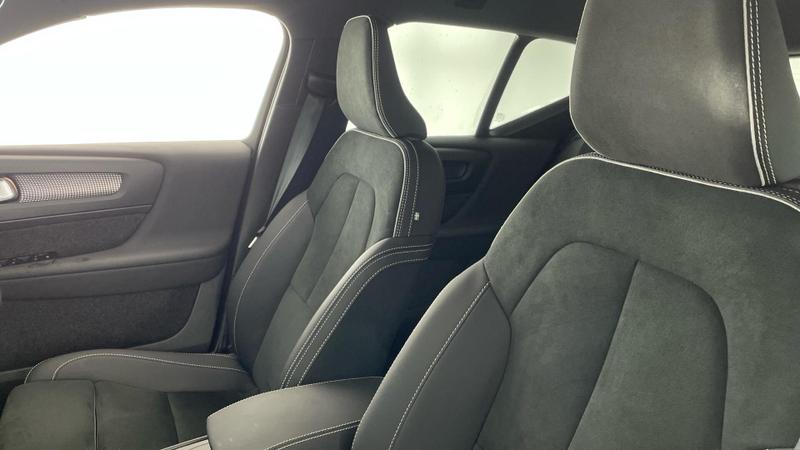 Used Volvo XC40 2025 for sale - 76056096: Photo 35