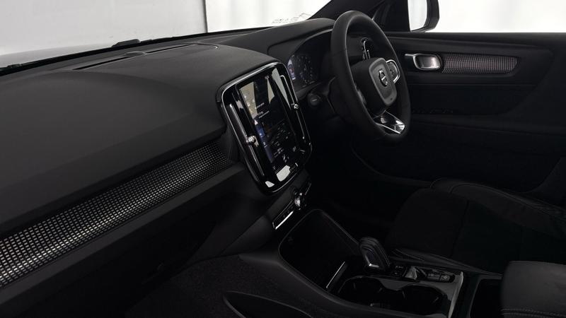 Used Volvo XC40 2022 for sale - 77319306: Photo 2