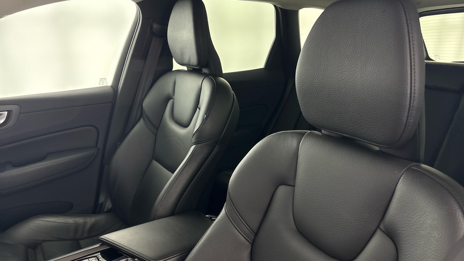 Used Volvo XC60 2022 for sale - 77603244: Photo 38