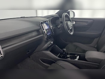 Used Volvo XC40 2022 for sale - 76316974: Photo