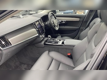 Used Volvo V90 2025 for sale - 75482315: Photo