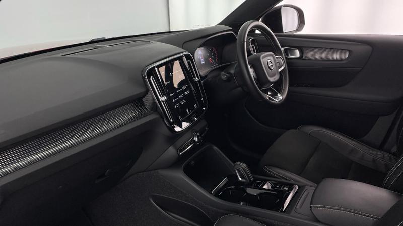 Used Volvo XC40 2021 for sale - 75935074: Photo 2