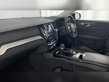 Used Volvo V60 2022 for sale - 76196534: Photo