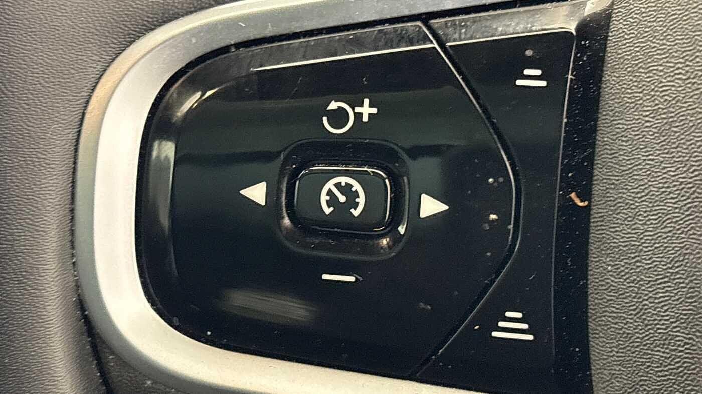 Used Volvo XC60 2025 for sale - 77603099: Photo 31