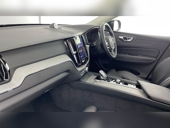 Used Volvo XC60 2024 for sale - 79057258: Photo