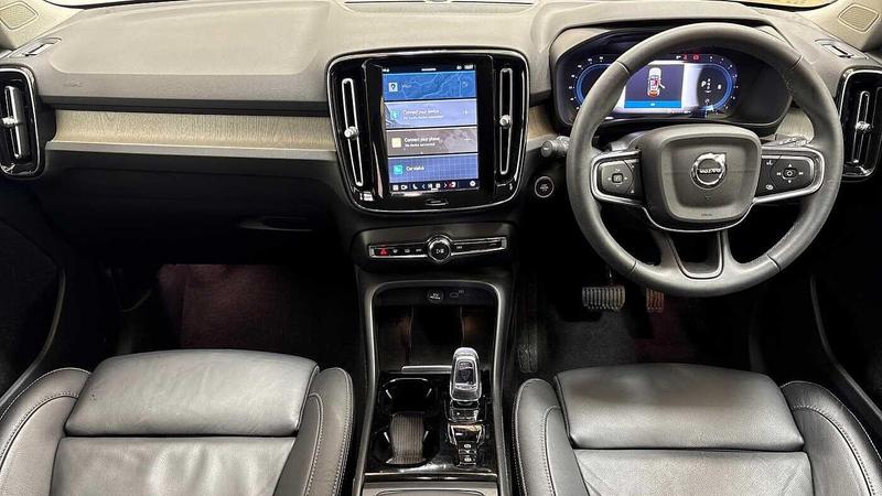 Used Volvo XC40 2023 for sale - 77462403: Photo 10