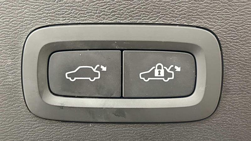 Used Volvo XC40 2023 for sale - 77462403: Photo 18