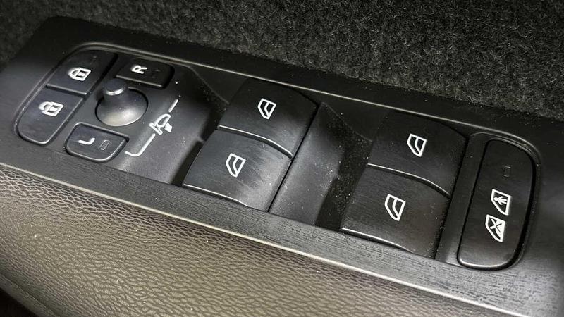 Used Volvo XC40 2023 for sale - 77462403: Photo 24