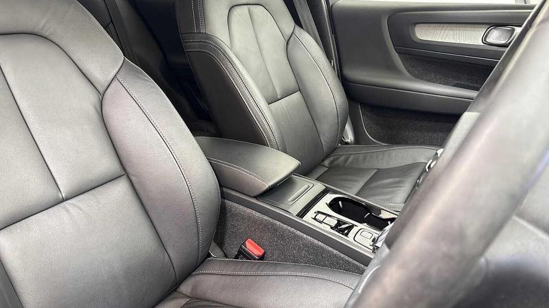 Used Volvo XC40 2023 for sale - 77462403: Photo 28
