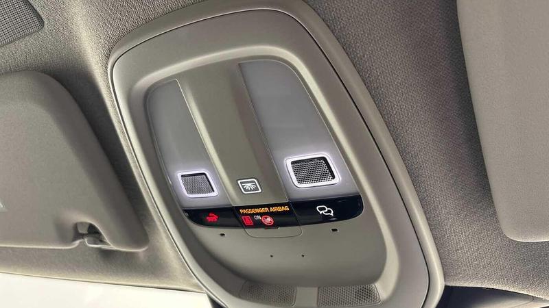 Used Volvo XC40 2023 for sale - 77462403: Photo 32