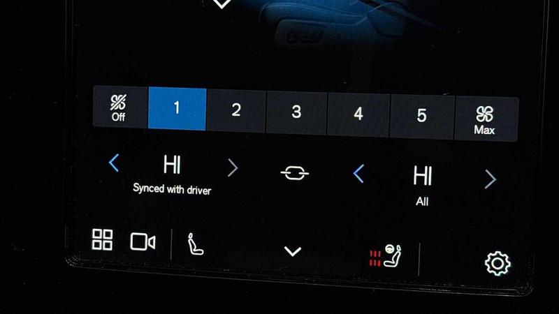 Used Volvo XC40 2023 for sale - 77462403: Photo 39