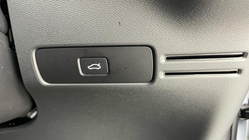 Used Volvo XC40 2025 for sale - 77211107: Photo 15