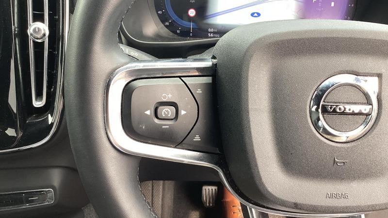 Used Volvo XC40 2023 for sale - 76534512: Photo 15