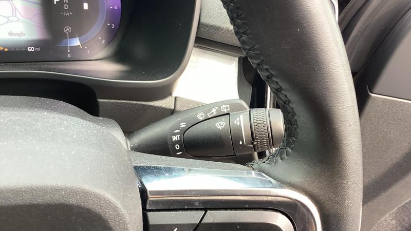 Used Volvo XC40 2023 for sale - 76534512: Photo 17