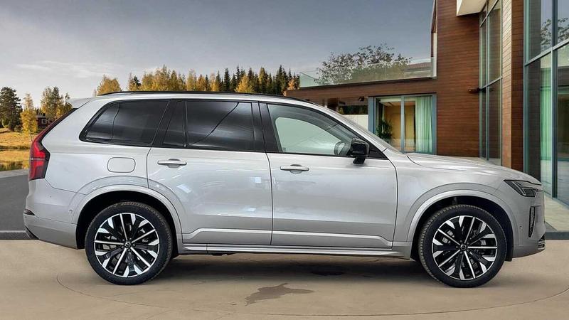 Used Volvo XC90 2025 for sale - 76853451: Photo 2