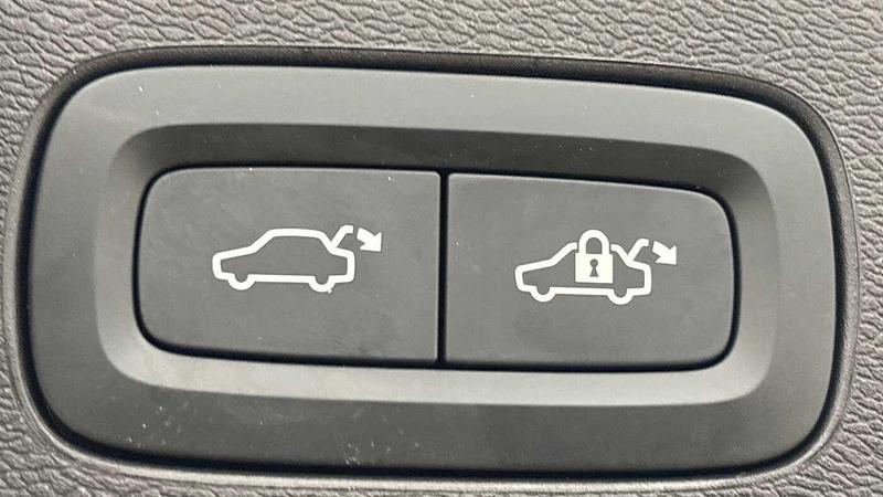 Used Volvo XC60 2025 for sale - 77152123: Photo 19