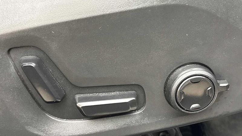 Used Volvo XC60 2025 for sale - 77152123: Photo 28