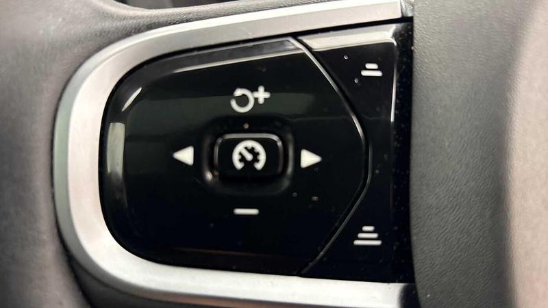 Used Volvo XC60 2025 for sale - 77152123: Photo 31