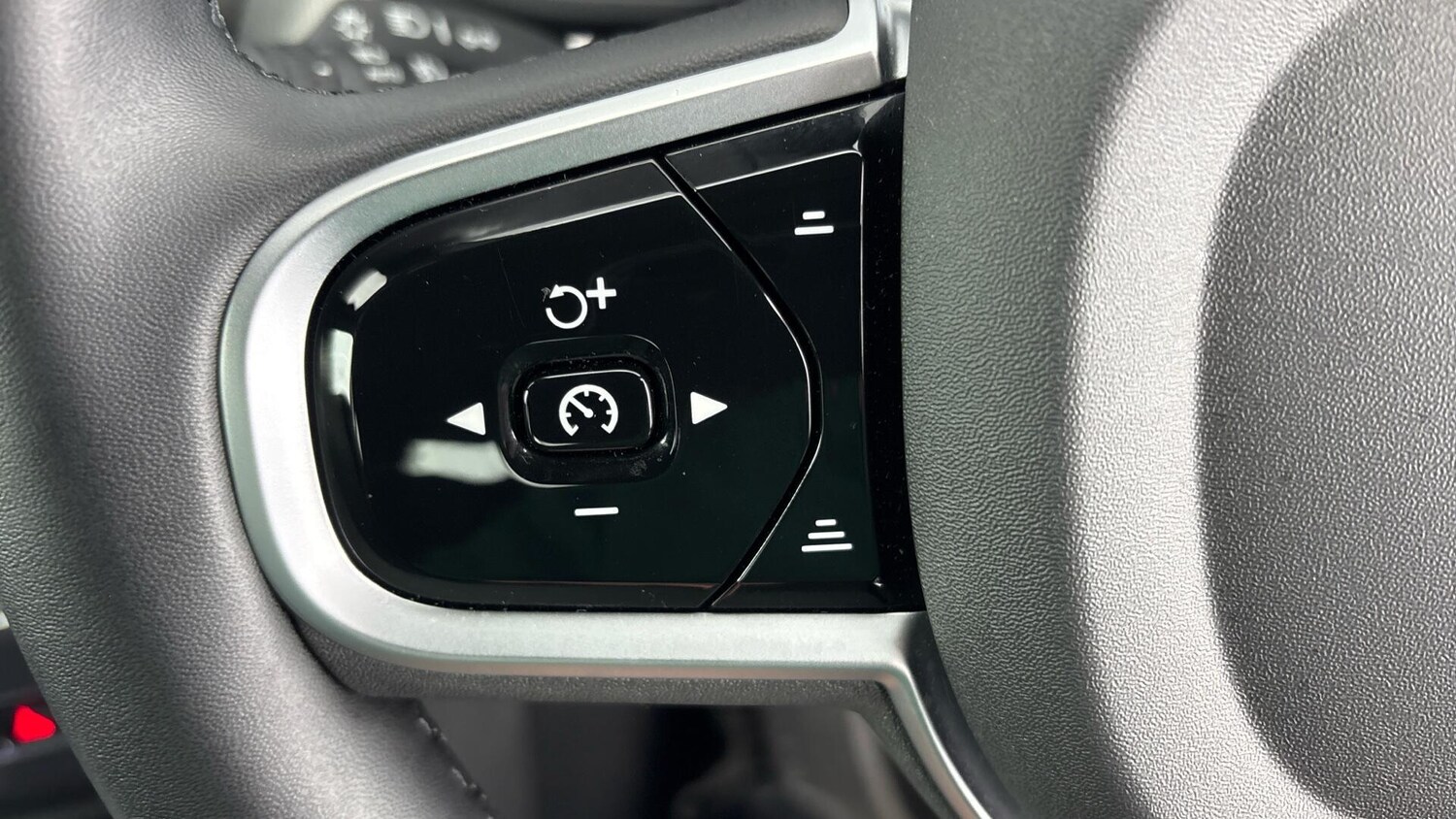 Used Volvo XC60 2025 for sale - 77965349: Photo 31