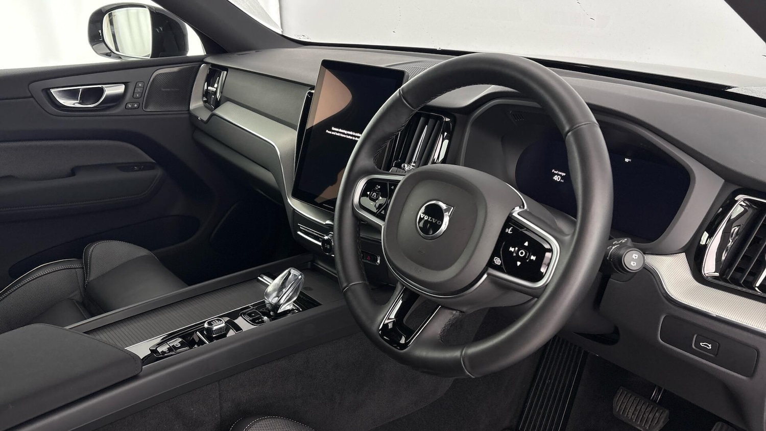 Used Volvo XC60 2025 for sale - 77965349: Photo 6